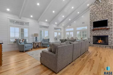 Living - 6000 Marrs Beach Ln, Madison, SD 57042 photo 1 of 2