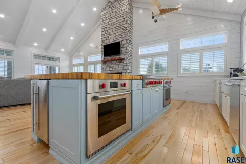 Kitchen - 6000 Marrs Beach Ln, Madison, SD 57042 photo 1 of 8