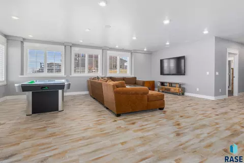 Living - 6000 Marrs Beach Ln, Madison, SD 57042 photo 2 of 2