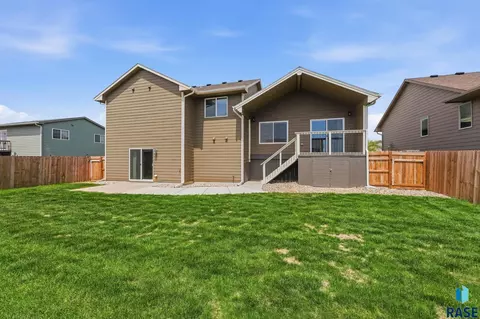 Exterior - 905 Fanning St, Tea, SD 57064 photo 2 of 3
