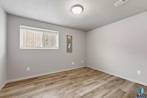 Bedroom - 905 Fanning St, Tea, SD 57064 photo 4 of 7