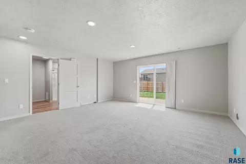 Living - 905 Fanning St, Tea, SD 57064 photo 4 of 4