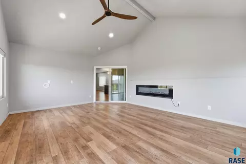 Living - 905 Fanning St, Tea, SD 57064 photo 2 of 4
