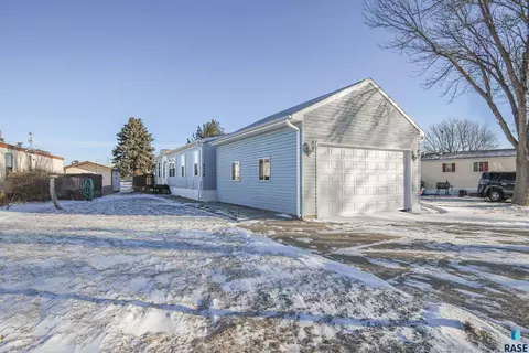 6108 W Golden Pl, Sioux Falls, SD 57106