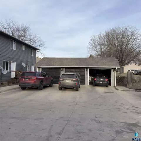 2805 E Bragstad Dr, Sioux Falls, SD 57101 photo 5