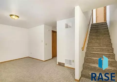 2805 E Bragstad Dr, Sioux Falls, SD 57101 photo 17
