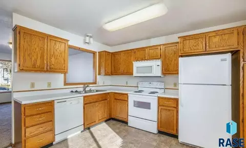 2805 E Bragstad Dr, Sioux Falls, SD 57101 photo 14