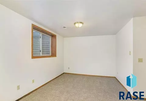 2805 E Bragstad Dr, Sioux Falls, SD 57101 photo 22