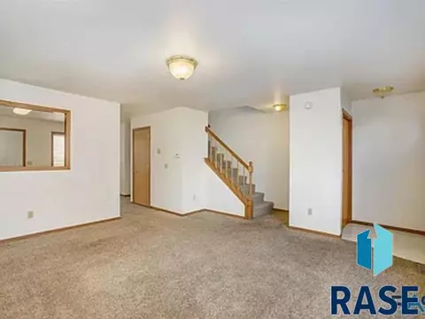 2805 E Bragstad Dr, Sioux Falls, SD 57101 photo 23