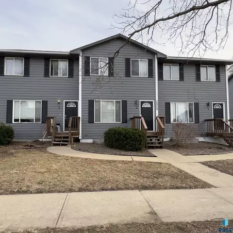 2805 E Bragstad Dr, Sioux Falls, SD 57101 photo 4