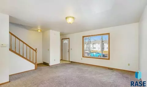 2805 E Bragstad Dr, Sioux Falls, SD 57101 photo 15