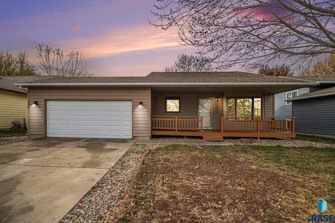 107 S Hampton Ave, Sioux Falls, SD 57110