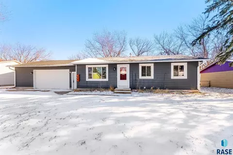 4104 W Mesa Pass, Sioux Falls, SD 57106