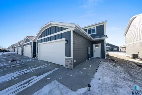 6907 W Gresford Pl, Sioux Falls, SD 57106