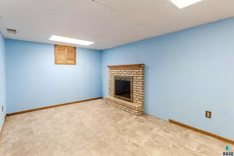 517 E Lotta St, Sioux Falls, SD 57105 photo 29