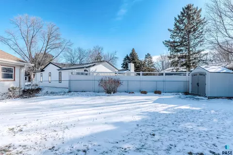 517 E Lotta St, Sioux Falls, SD 57105 photo 7