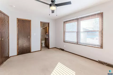 517 E Lotta St, Sioux Falls, SD 57105 photo 19