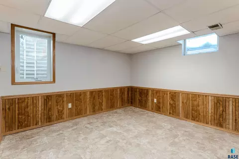 517 E Lotta St, Sioux Falls, SD 57105 photo 31
