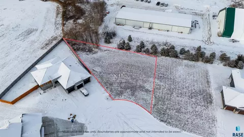 429 Blue Ox Cir, Harrisburg, SD 57032