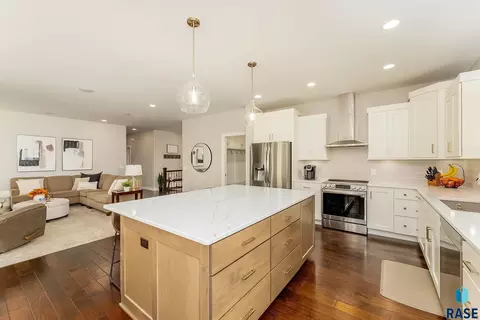 6301 E Jasper Cir, Sioux Falls, SD 57110 photo 9