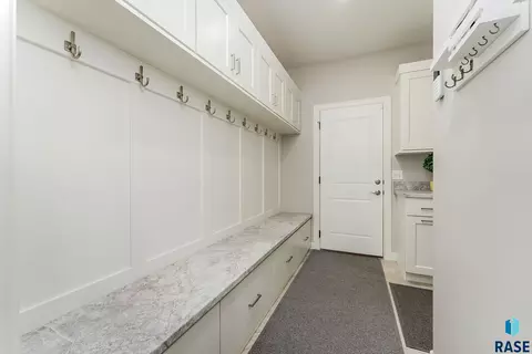 6301 E Jasper Cir, Sioux Falls, SD 57110 photo 12