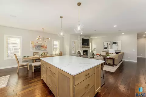 6301 E Jasper Cir, Sioux Falls, SD 57110 photo 8