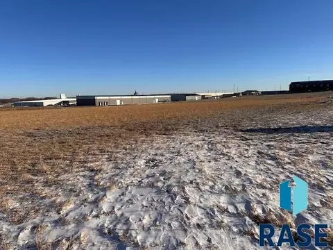 1916 N Walnut Ave, Brandon, SD 57005 photo 6