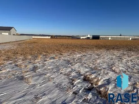 1916 N Walnut Ave, Brandon, SD 57005 photo 4