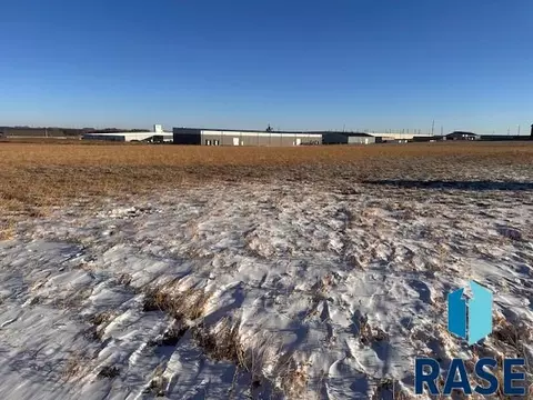 1916 N Walnut Ave, Brandon, SD 57005 photo 5