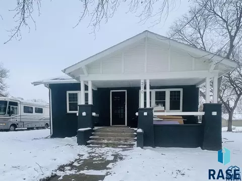 210 S Clark St, Viborg, SD 57070