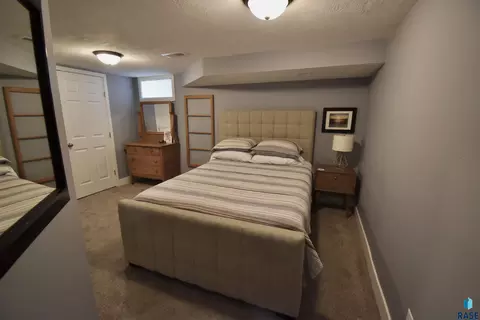 Bedroom - 219 E 33rd St, Sioux Falls, SD 57105 photo 4 of 5
