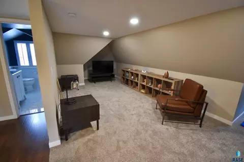 Other - 219 E 33rd St, Sioux Falls, SD 57105 photo 3 of 6