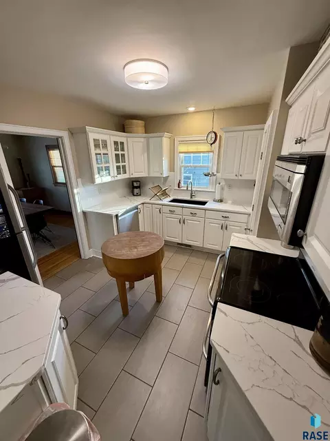 Kitchen - 219 E 33rd St, Sioux Falls, SD 57105 photo 1 of 3