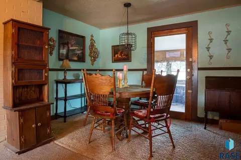 Dining - 402 E 1st St, Marion, SD 57043 photo 1 of 1
