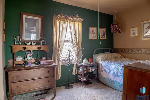 Bedroom - 402 E 1st St, Marion, SD 57043 photo 3 of 3
