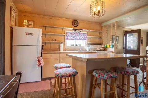 Kitchen - 402 E 1st St, Marion, SD 57043 photo 2 of 2