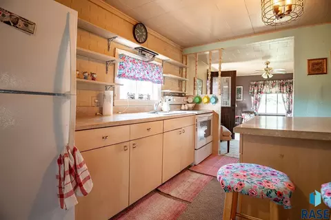 Kitchen - 402 E 1st St, Marion, SD 57043 photo 1 of 2