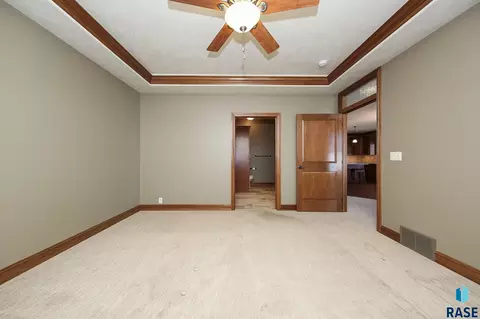 716 E Shadow Creek Ln, Sioux Falls, SD 57108 photo 10