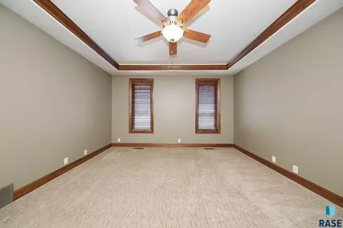 716 E Shadow Creek Ln, Sioux Falls, SD 57108 photo 9