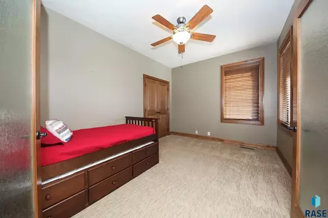 716 E Shadow Creek Ln, Sioux Falls, SD 57108 photo 15