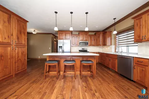716 E Shadow Creek Ln, Sioux Falls, SD 57108 photo 5