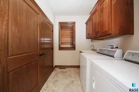 716 E Shadow Creek Ln, Sioux Falls, SD 57108 photo 18
