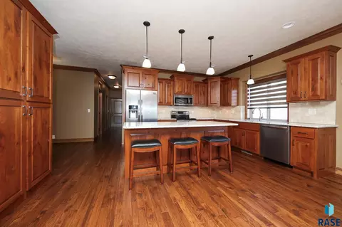 716 E Shadow Creek Ln, Sioux Falls, SD 57108 photo 4