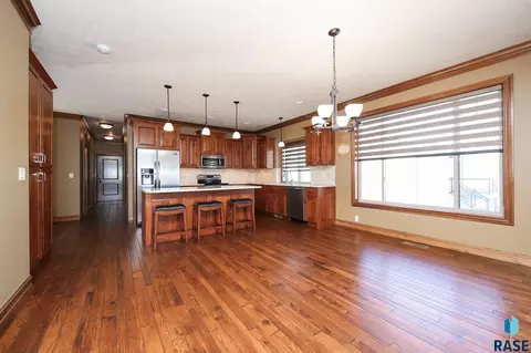 716 E Shadow Creek Ln, Sioux Falls, SD 57108 photo 6