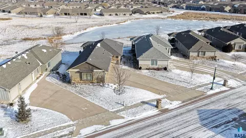 716 E Shadow Creek Ln, Sioux Falls, SD 57108 photo 28