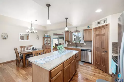 817 N Copper Ave, Brandon, SD 57005 photo 6