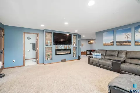 817 N Copper Ave, Brandon, SD 57005 photo 15