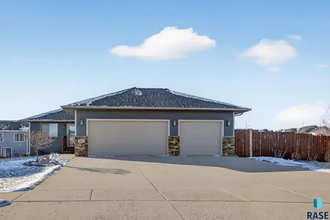 817 N Copper Ave, Brandon, SD 57005 photo 2