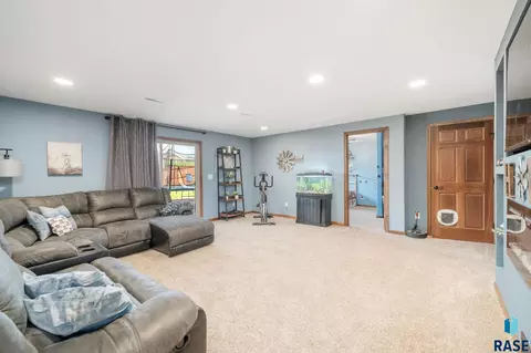 817 N Copper Ave, Brandon, SD 57005 photo 14