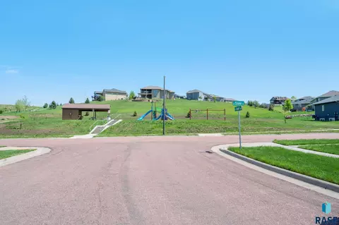 817 N Copper Ave, Brandon, SD 57005 photo 23